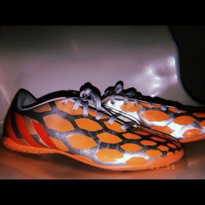 indoor soccer cleats